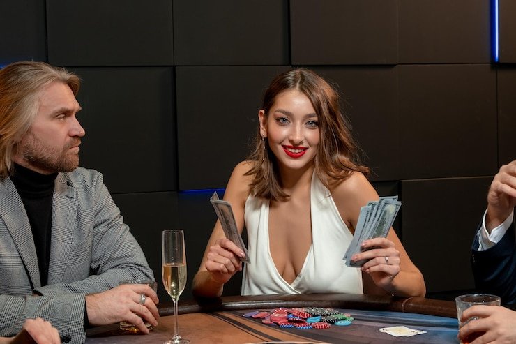 Tim Free Fire berkompetisi dalam turnamen dengan live streaming di uerotogel